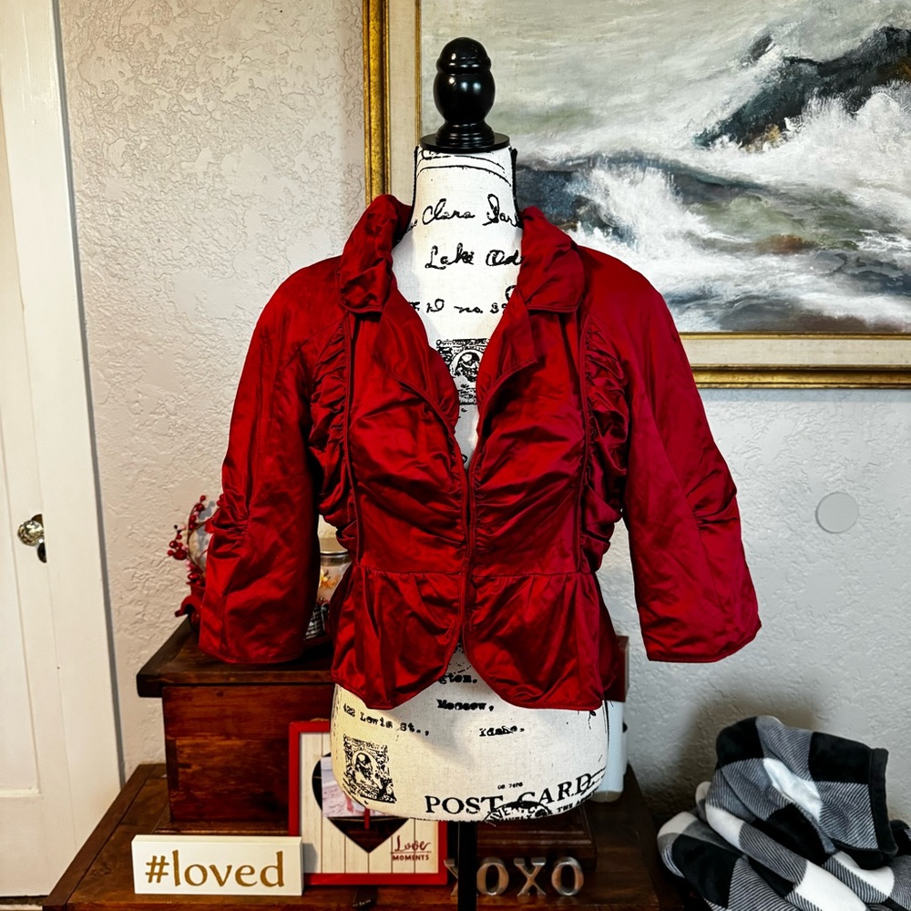 Arden B. Red jacket/top